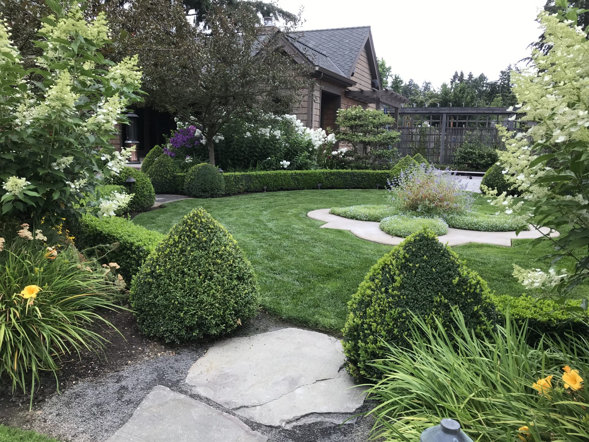 Transform Your Outdoor Space: Landscape Design Trends in Nashville